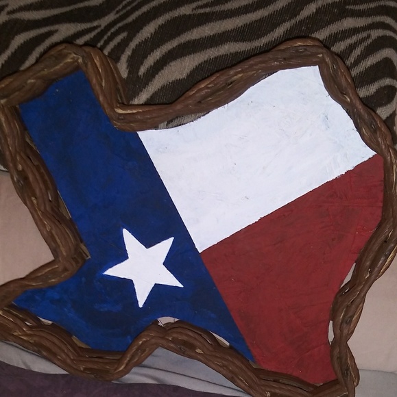 Hand crafted/painted decor - Picture 2 of 3